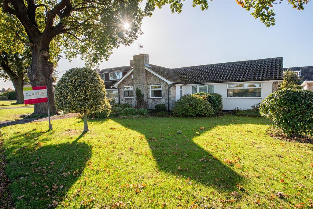 Acaster Lane, York 3 bed detached bungalow £525,000