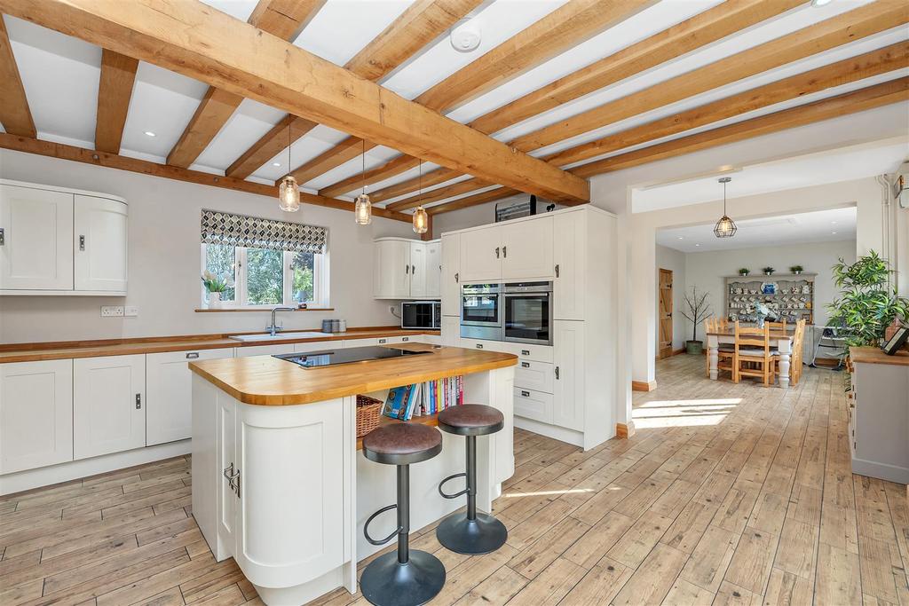 Brand Road, Great Barton 4 bed barn conversion £699,000