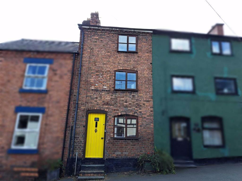 Mount Street, Welshpool, SY21 3 bed terraced house £700 pcm (£162 pw)
