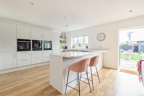 13 Brookfield Road, Bedford, MK41 9LA