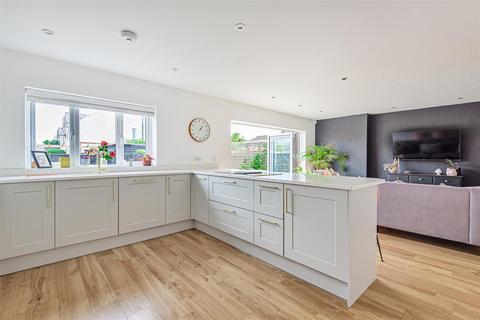 13 Brookfield Road, Bedford, MK41 9LA