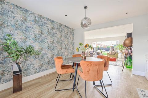 13 Brookfield Road, Bedford, MK41 9LA