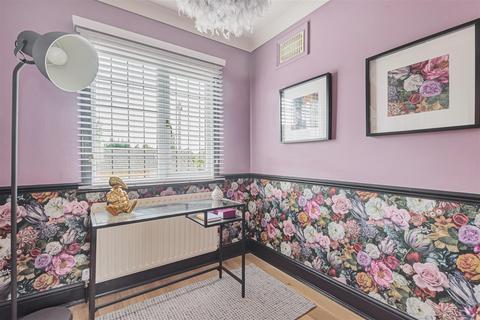 13 Brookfield Road, Bedford, MK41 9LA