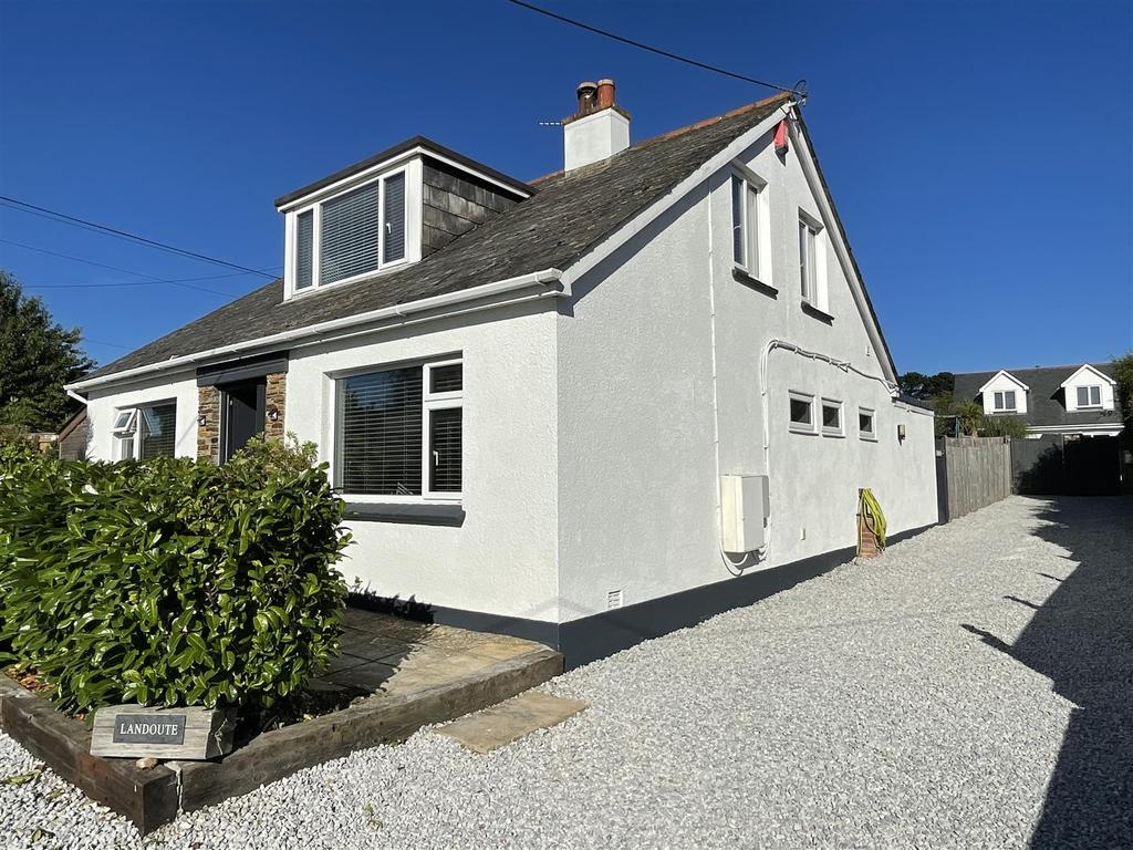 Newquay Road, Goonhavern, Truro 6 bed detached bungalow £600,000