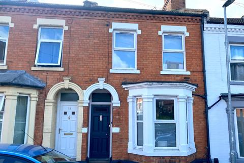 3 bedroom terraced house to rent - Perry Street, Abington, Northampton NN1