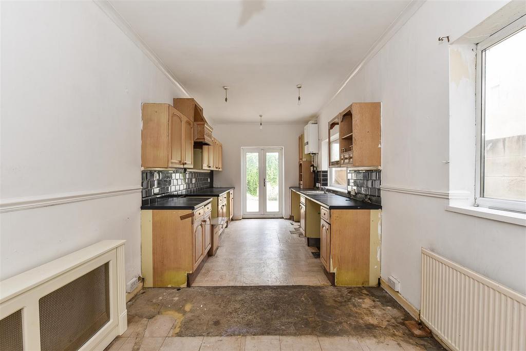 Dover Road, Portsmouth 3 bed terraced house for sale £240,000