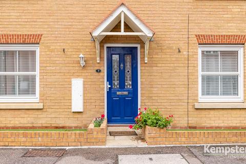 5 Cardinal Road, Chafford Hundred, Grays, RM16 6DW