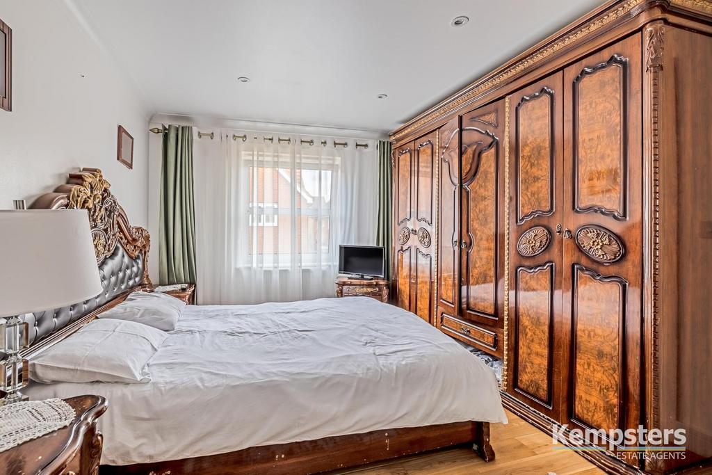 Bedroom 1 2nd.jpg