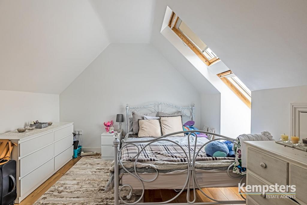 Bedroom 4.jpg
