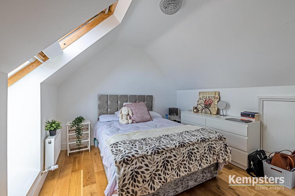 Bedroom 5.jpg