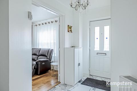 5 Cardinal Road, Chafford Hundred, Grays, RM16 6DW