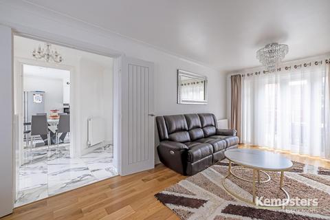 5 Cardinal Road, Chafford Hundred, Grays, RM16 6DW