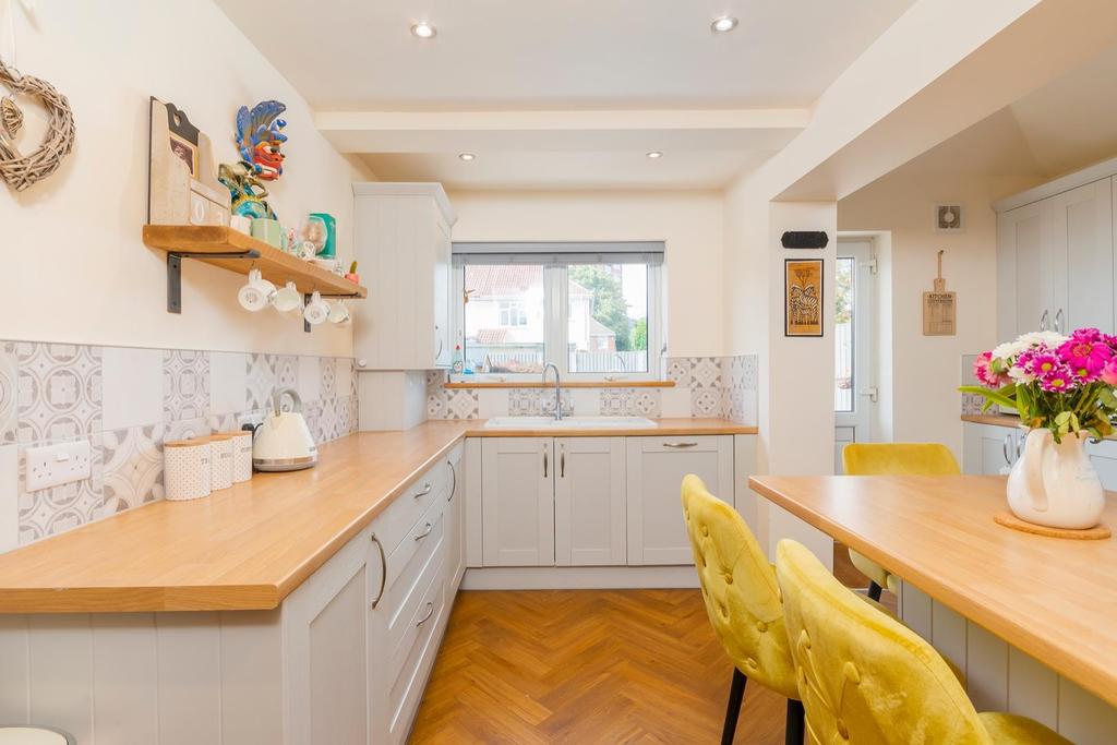 DAORLLEWNAB1 - Kitchen G.jpg
