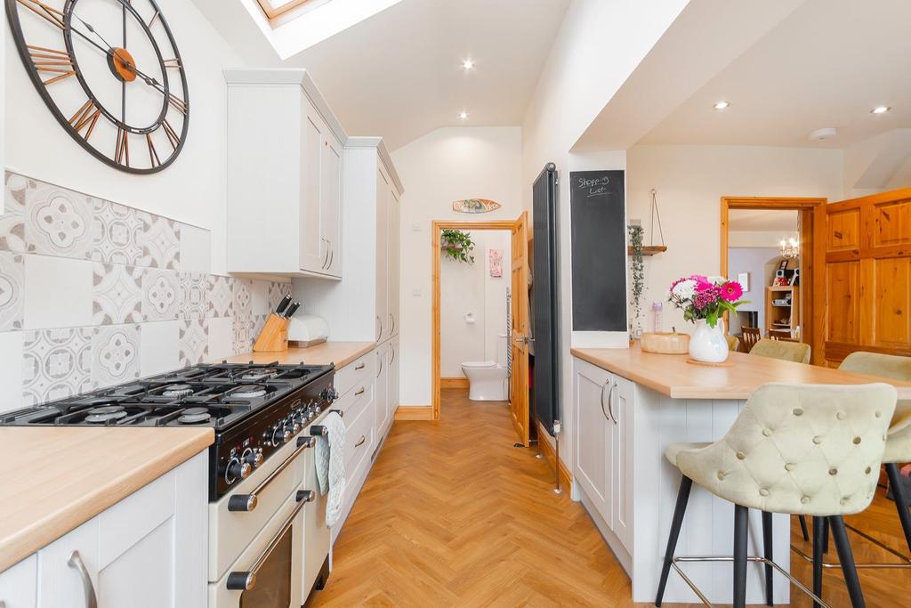 DAORLLEWNAB1 - Kitchen B.jpg