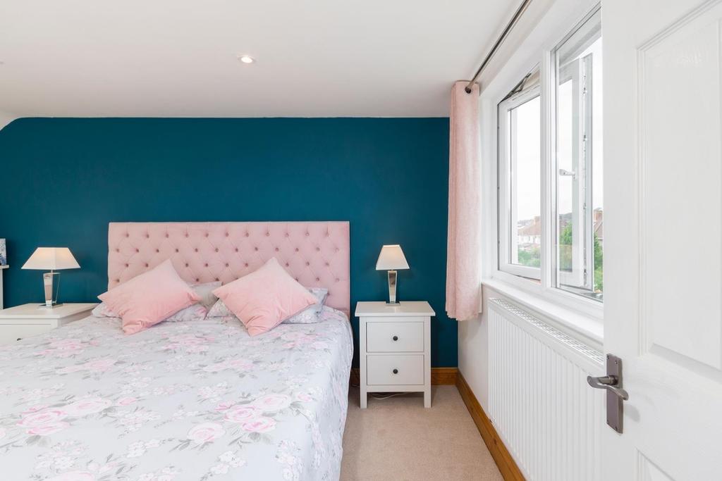 DAORLLEWNAB1 - Bedroom L.jpg