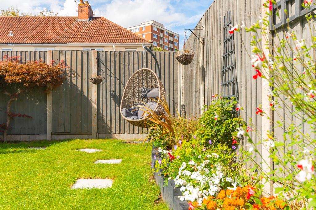 DAORLLEWNAB1 - Garden D.jpg