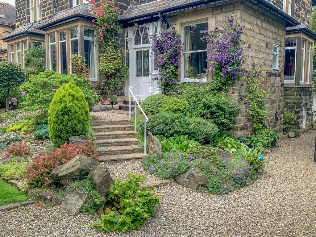 Duchy Road, Harrogate 6 bed semidetached house £1,300,000