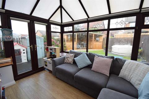 96 Beaconside, South Shields, NE34 7PX