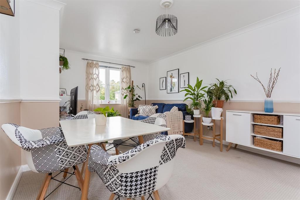 Sutton 1 bed apartment £1,000 pcm (£231 pw)