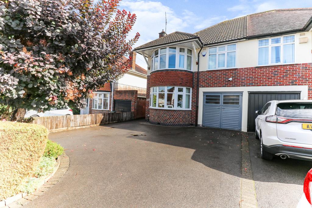 Daventry Road, Coventry, CV3 4 bed semidetached house for sale £400,000