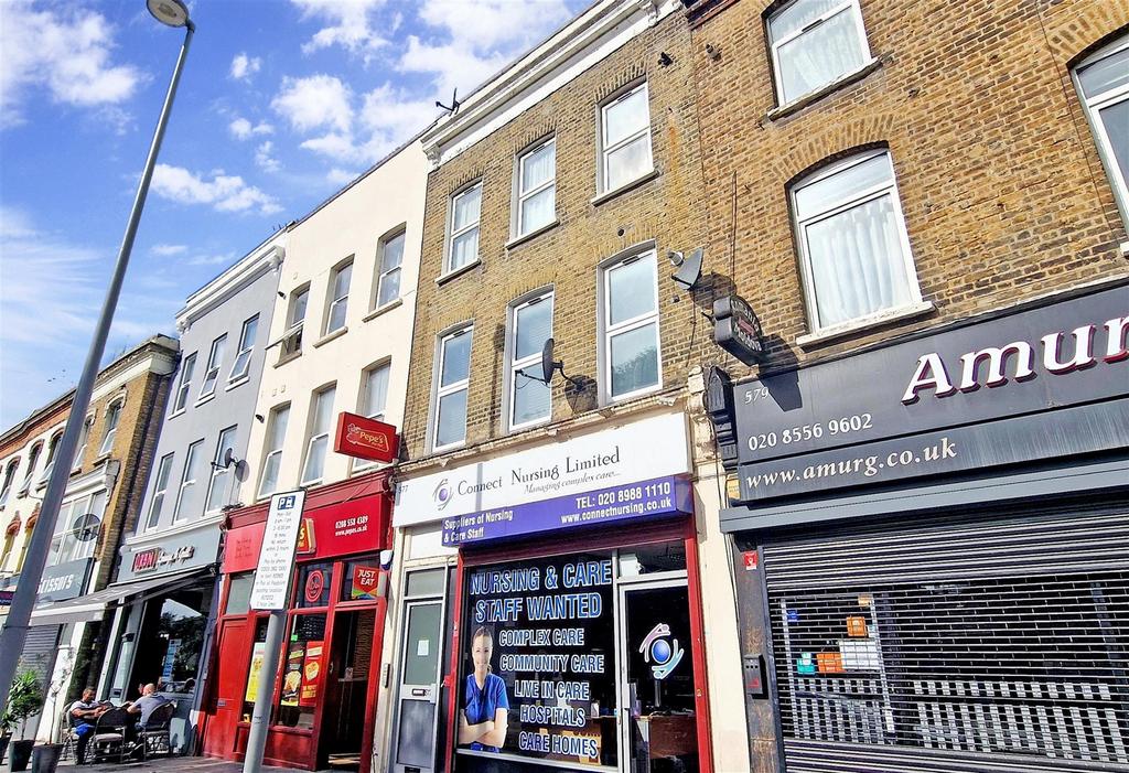 High Road Leytonstone, Leytonstone 1 bed flat £250,000