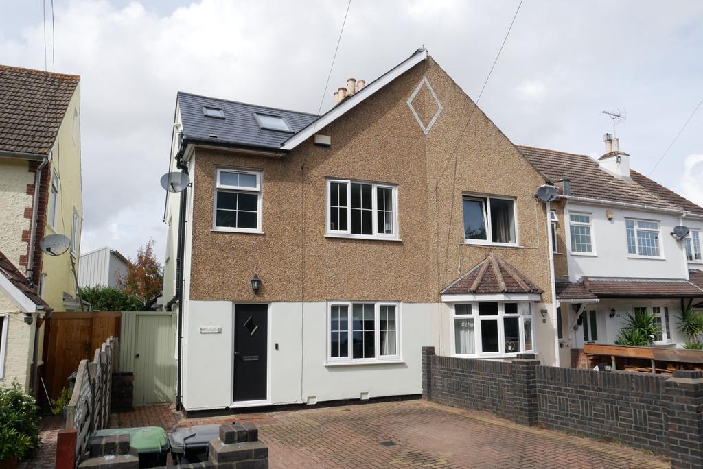 FOXBURY LANE, GOSPORT 4 bed semidetached house £400,000