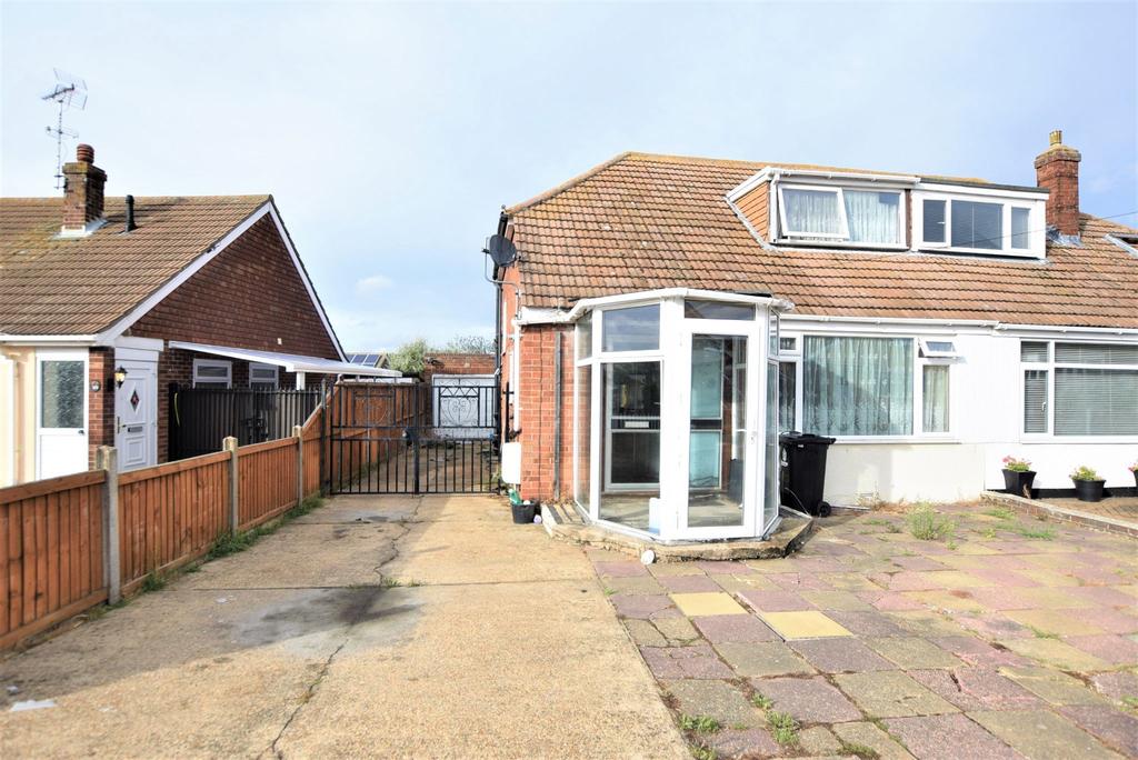 ClactononSea 2 bed chalet £225,000