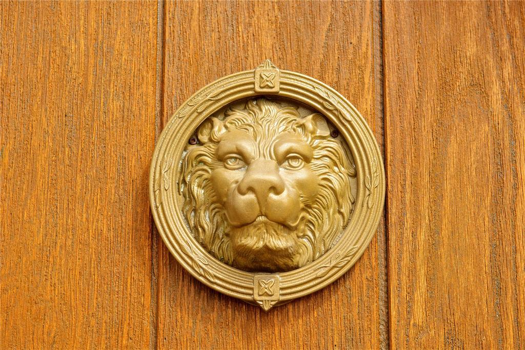 Front Door Feature