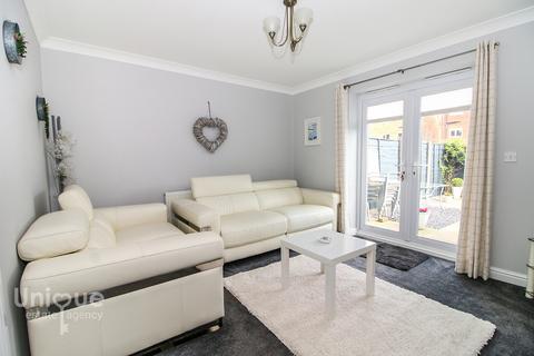 3 bedroom terraced house to rent, Kingfisher Way, Fleetwood, Lancashire, FY7