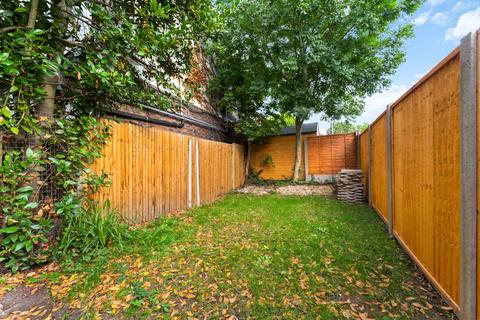 24 Welbeck Close, Epsom, KT17 2BJ