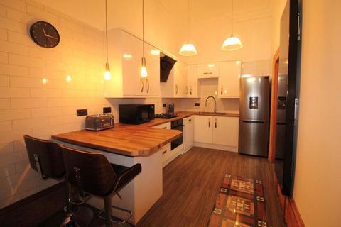 1 bedroom apartment to rent - BURTON CRESCENT, HEADINGLEY, LS64DN