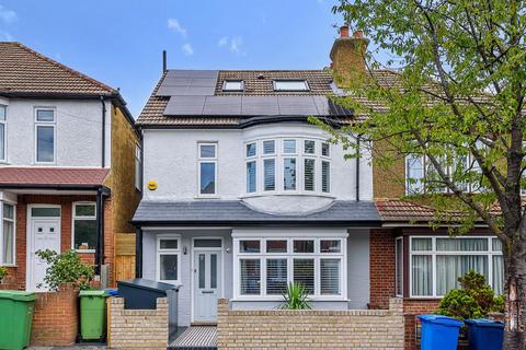 13 Ruskin Walk, London, SE24 9NA