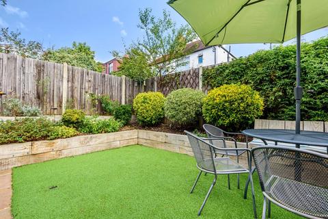 13 Ruskin Walk, London, SE24 9NA