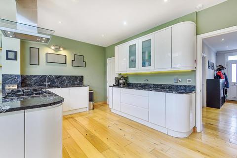 13 Ruskin Walk, London, SE24 9NA