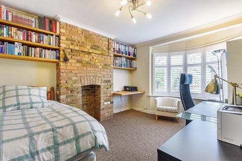 13 Ruskin Walk, London, SE24 9NA