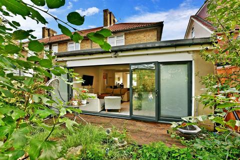 9 Tavistock Walk, Carshalton, SM5 1QN