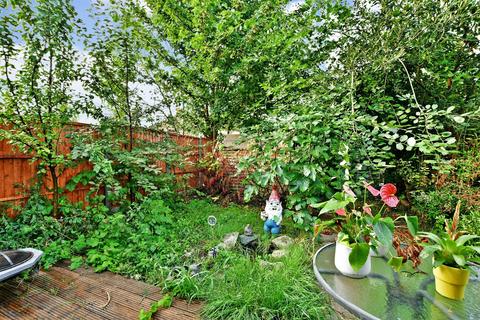 9 Tavistock Walk, Carshalton, SM5 1QN