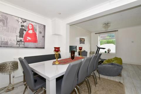 9 Tavistock Walk, Carshalton, SM5 1QN