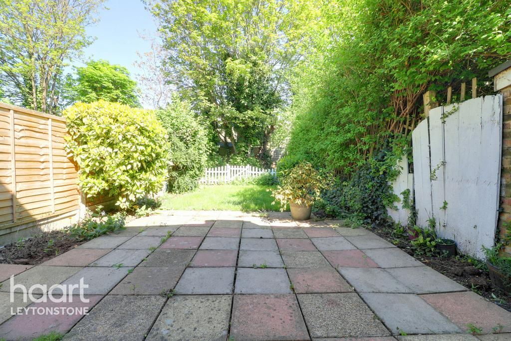 Leyspring Road, Bushwood 4 bed terraced house £875,000