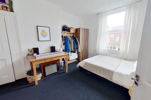 2 bedroom house to rent, Haddon Avenue, Leeds