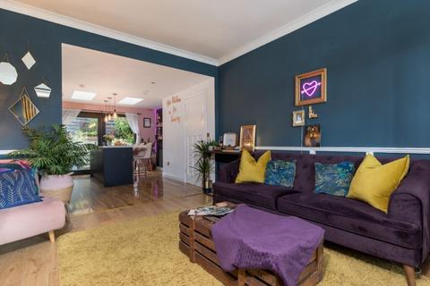 43 Monteith Drive, Clarkston, Glasgow, G76 8NX