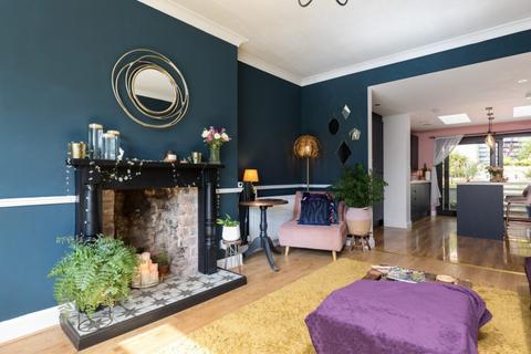 43 Monteith Drive, Clarkston, Glasgow, G76 8NX