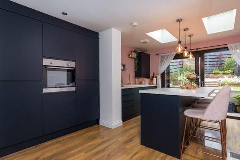 43 Monteith Drive, Clarkston, Glasgow, G76 8NX