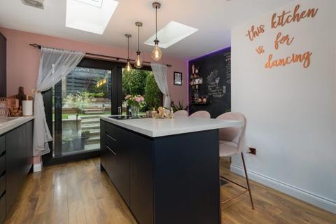43 Monteith Drive, Clarkston, Glasgow, G76 8NX