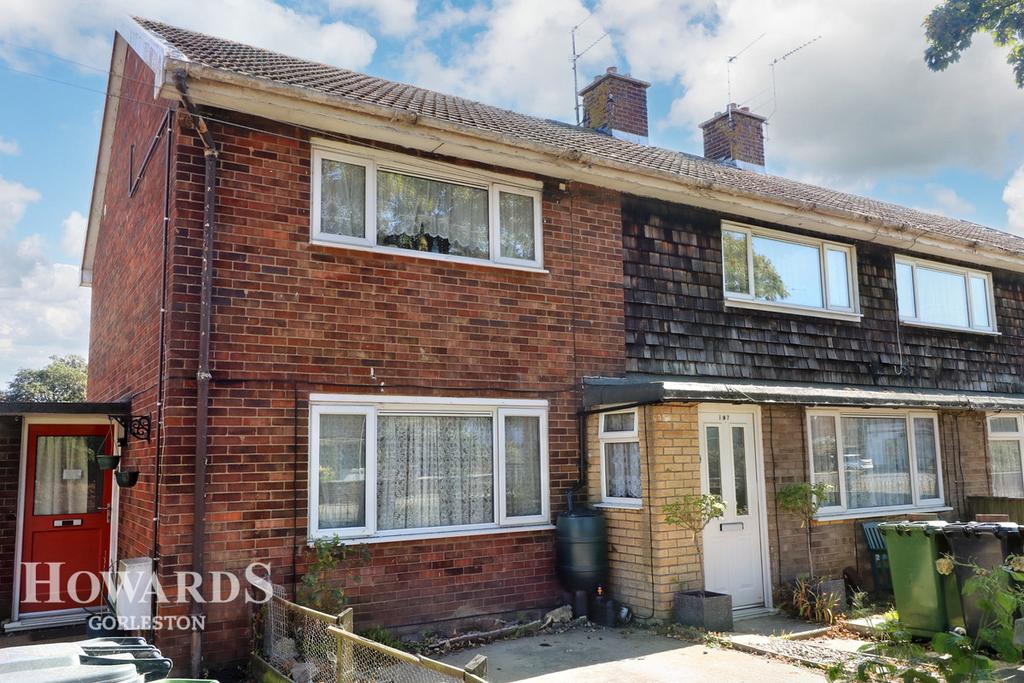 Brasenose Avenue, Gorleston 2 bed flat for sale £110,000