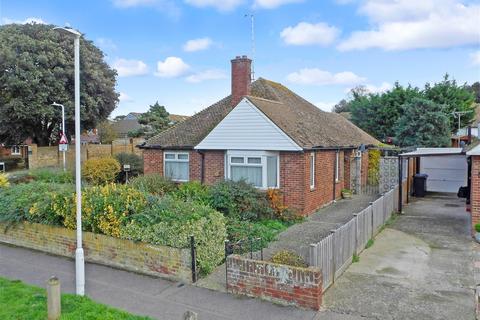 2 bedroom detached bungalow for sale - St. Crispin's Road, Westgate-On-Sea, Kent