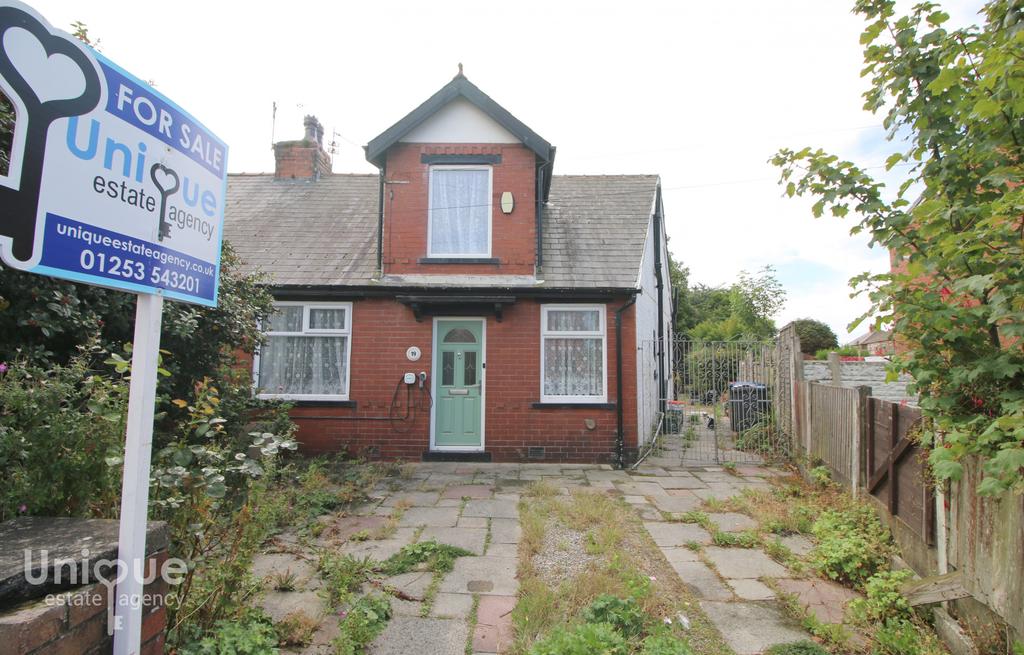 Larkholme Avenue, Fleetwood, FY7 2 bed bungalow £139,950