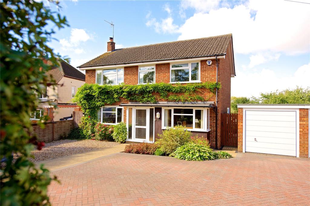 London Road, Newport Pagnell... 4 bed detached house - £550,000