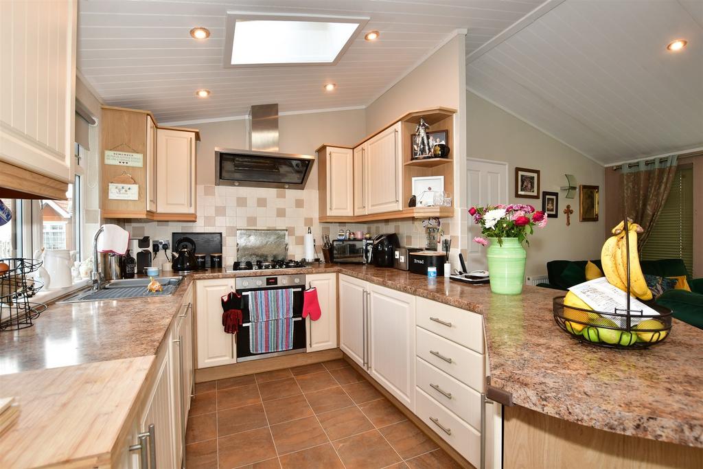 Kitchen/Dining Area