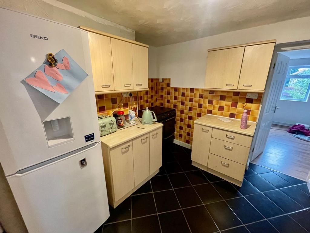 Elizabeth Road, The Headlands, Daventry NN11 9DP 4 bed detached house for sale £275,000